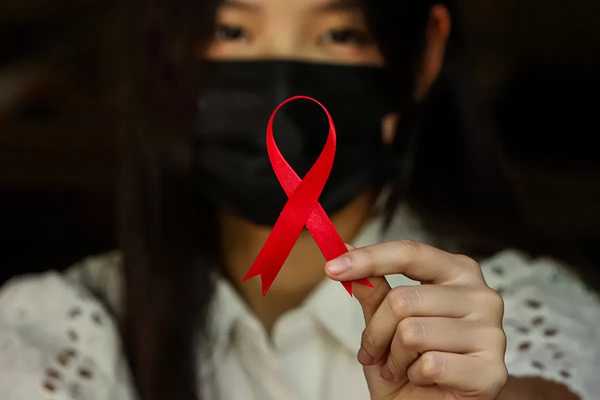 HIV Awareness: Recognizing Early Symptoms, Managing the Virus, and Long-Term Effects