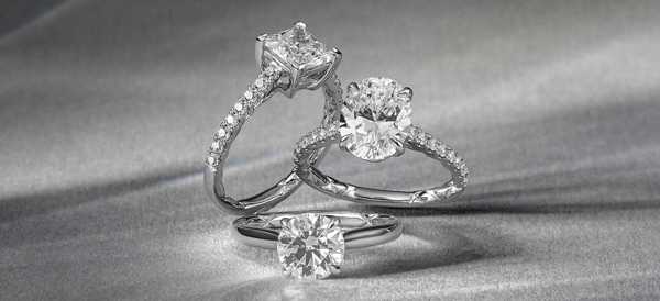 Custom Engagement Rings: A Personal Touch to Your Love Story