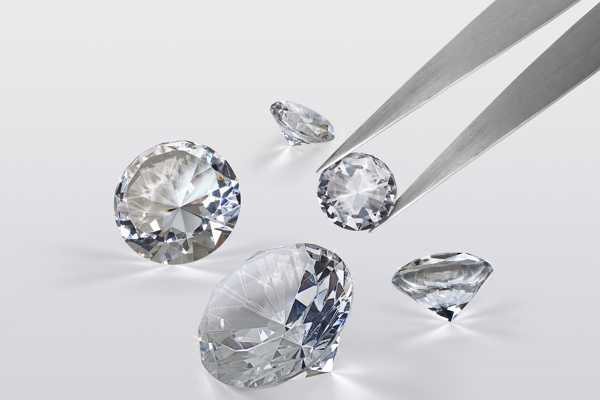 💎ダイヤモンドの魅力と選び方|婚約指輪・ネックレス・買取まで完全ガイド